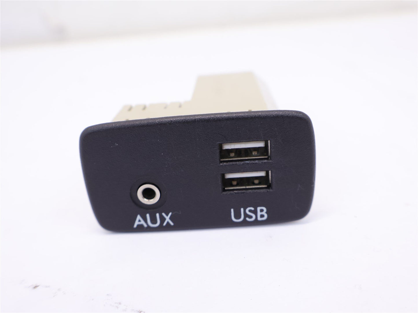2016 Subaru WRX & STI Auxiliary Jack Port Aux Unit USB Plug 86257AL100 OEM 16