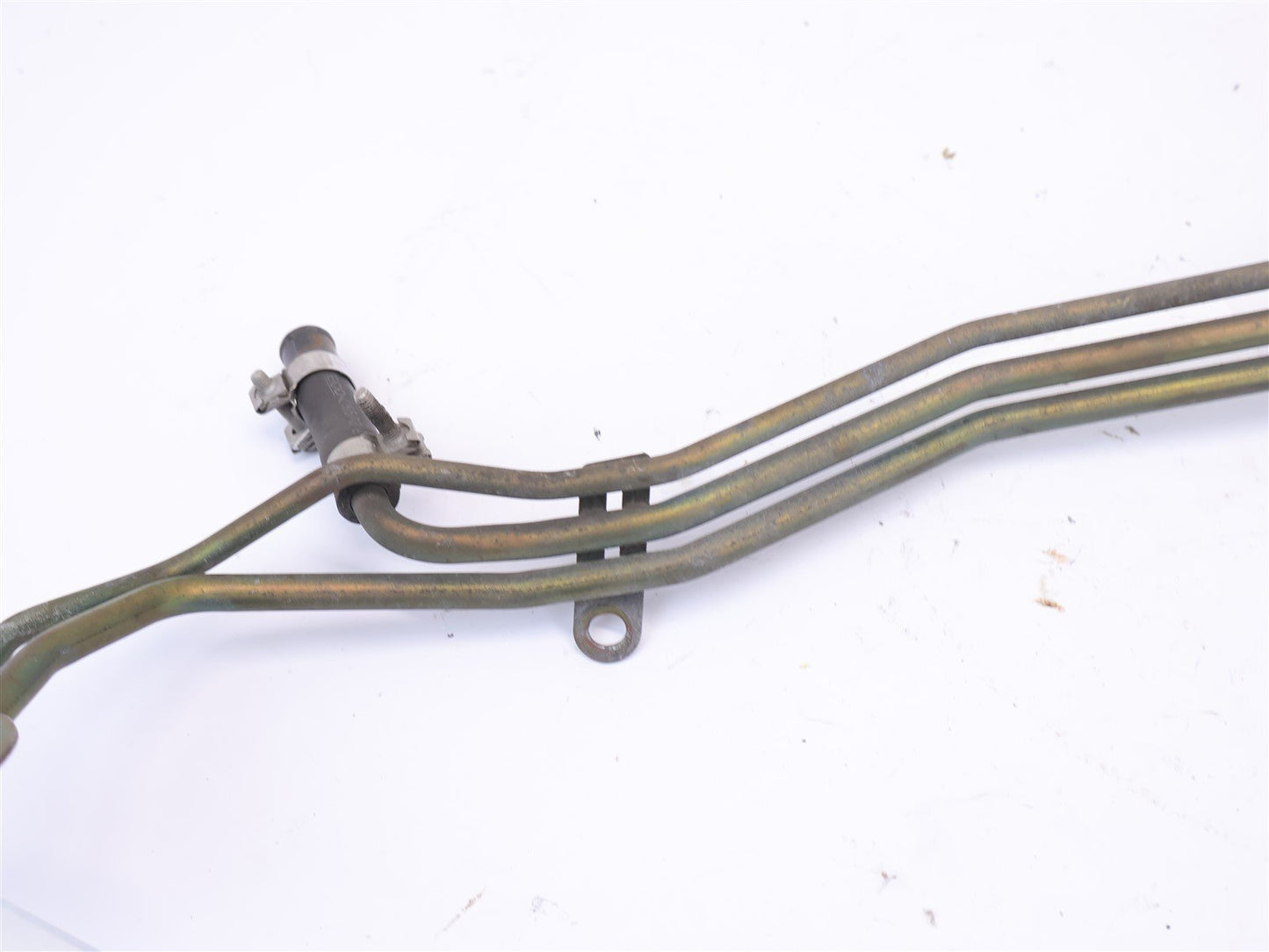 2006 2007 Subaru Impreza WRX Fuel Rail Center Under Manifold Line OEM 06-07