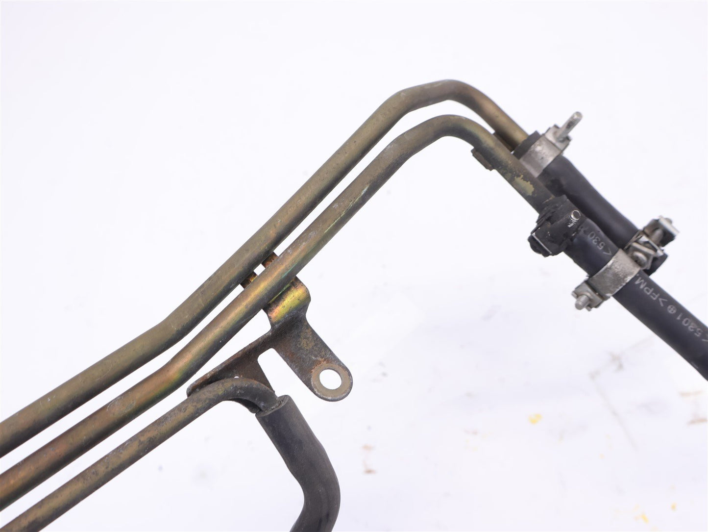 2006 2007 Subaru Impreza WRX Fuel Rail Center Under Manifold Line OEM 06-07