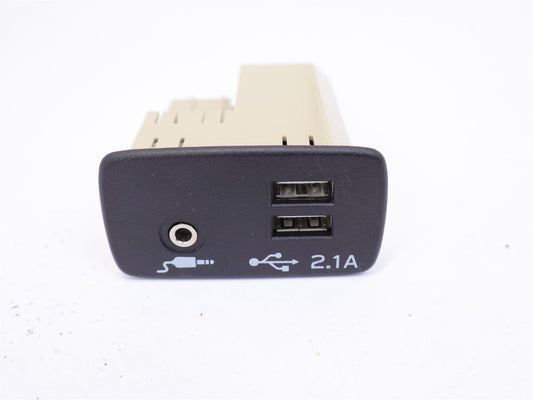 2020-2021 Subaru WRX STI Auxiliary Jack Port Aux Unit USB Plug 86257VA130