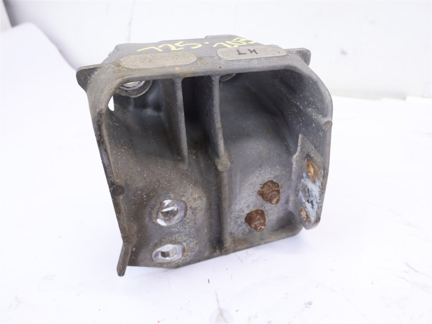 2010-2014 Subaru Outback Motor Mount Bracket LH Left Driver Side Engine OEM