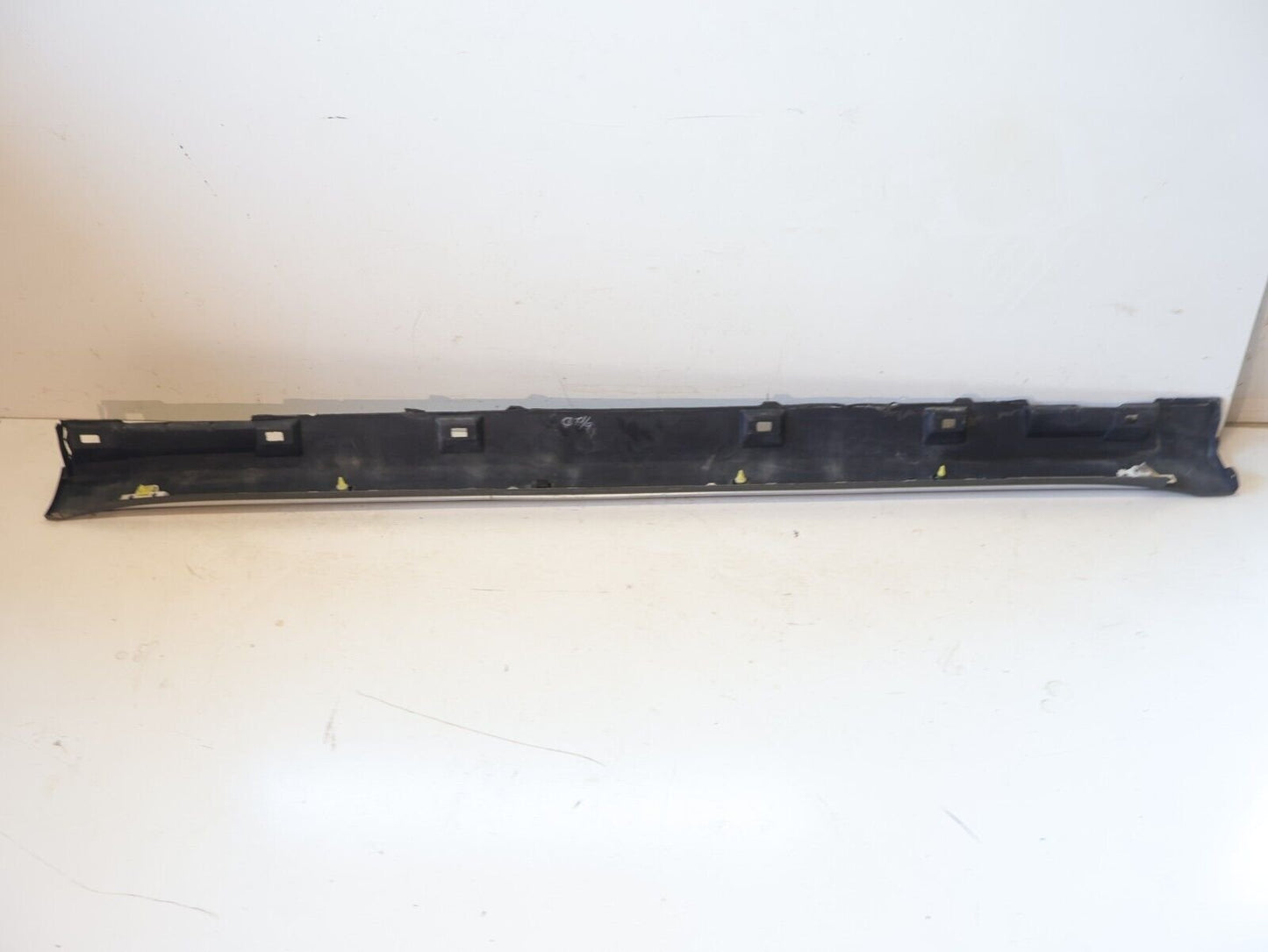 2007-2009 Subaru Legacy Passenger Side Skirt Bottom Rocker w/ Chrome RH SEDAN