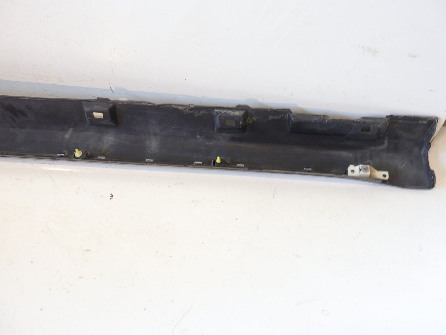 2007-2009 Subaru Legacy Passenger Side Skirt Bottom Rocker w/ Chrome RH SEDAN