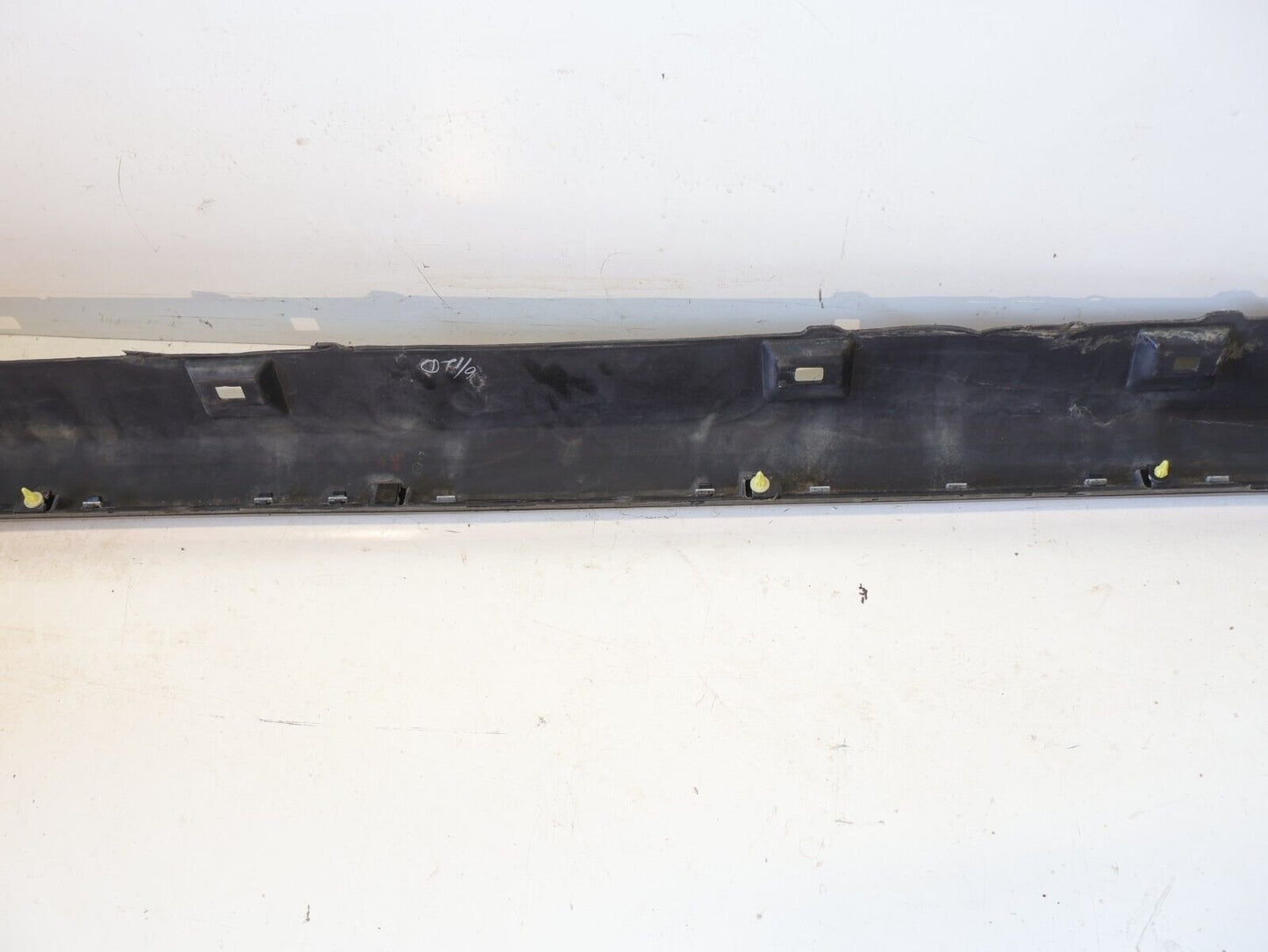 2007-2009 Subaru Legacy Passenger Side Skirt Bottom Rocker w/ Chrome RH SEDAN