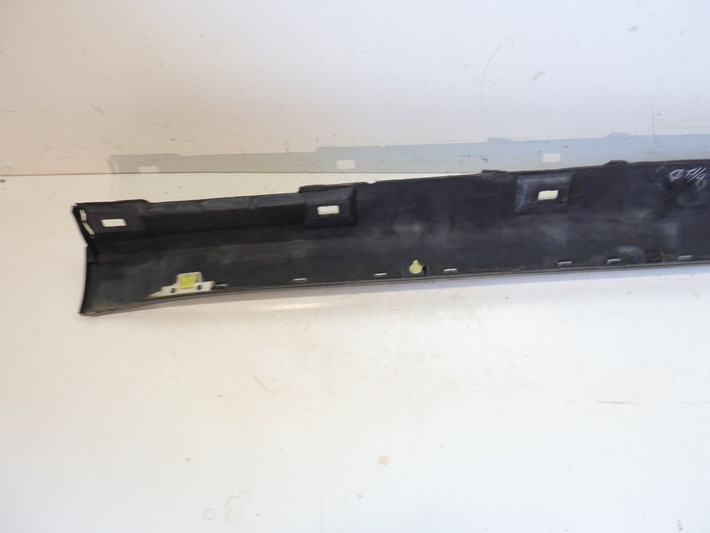2007-2009 Subaru Legacy Passenger Side Skirt Bottom Rocker w/ Chrome RH SEDAN