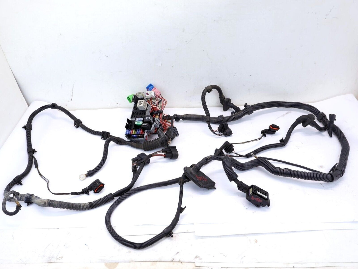 2008 Porsche Cayenne Engine Bay Wiring Harness Wire Fuse Block Box OEM 4.8L