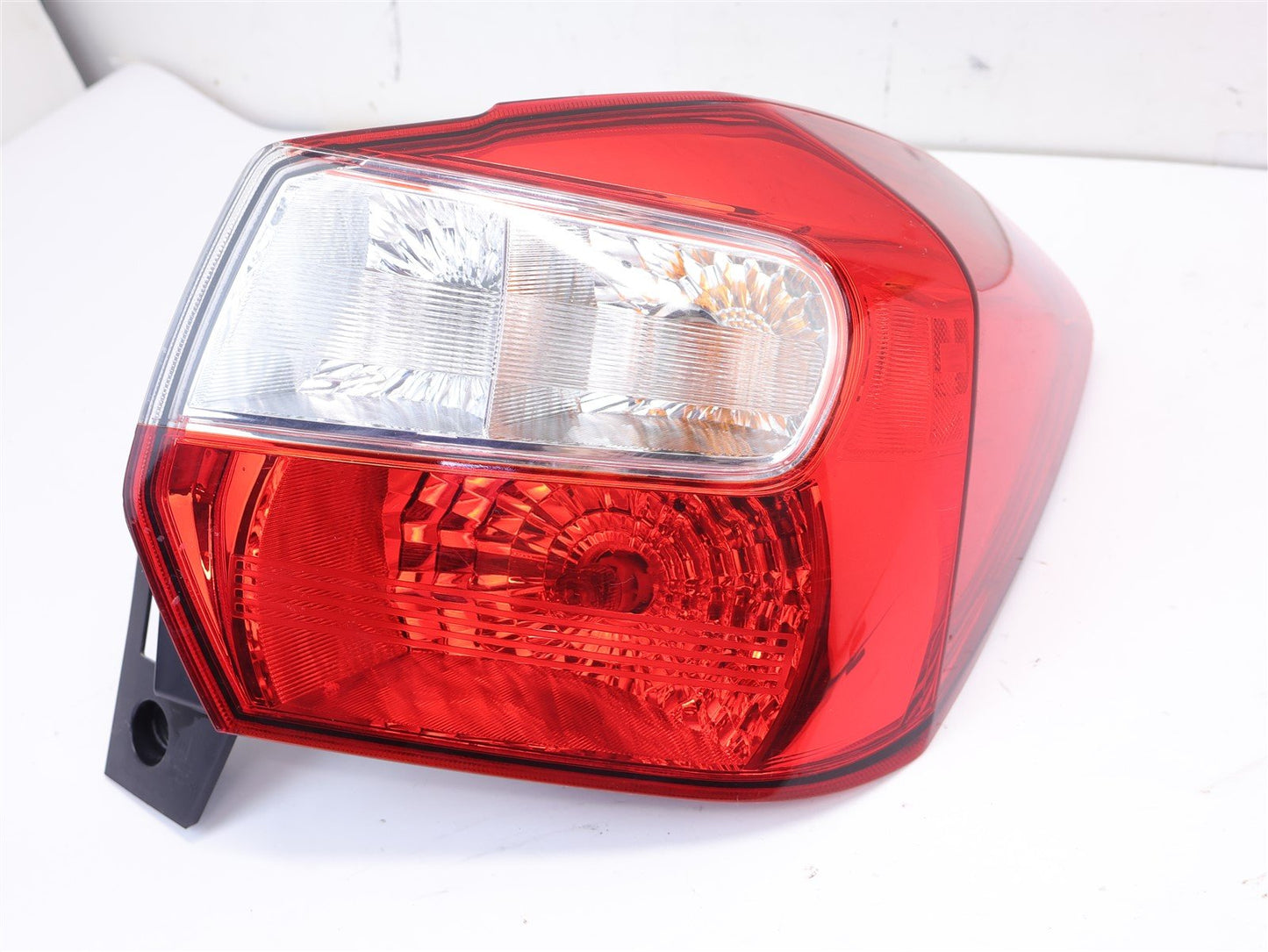 13-17 Subaru XV Crosstrek Passenger Tail Light Lamp RH Right Side 2013-2017