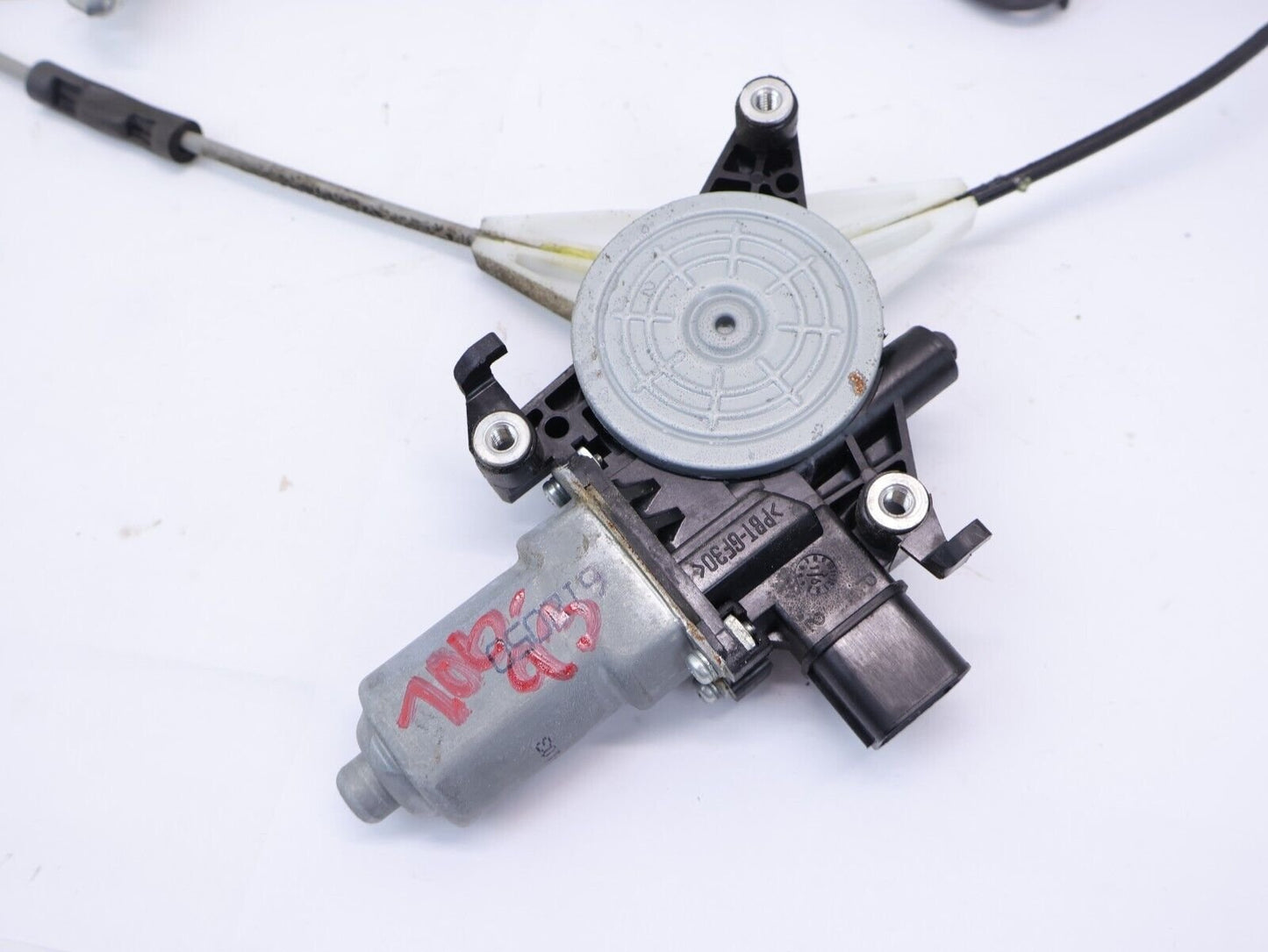 2017 Subaru Forester Passenger Rear Window Regulator & Motor RH OEM 2014-2018