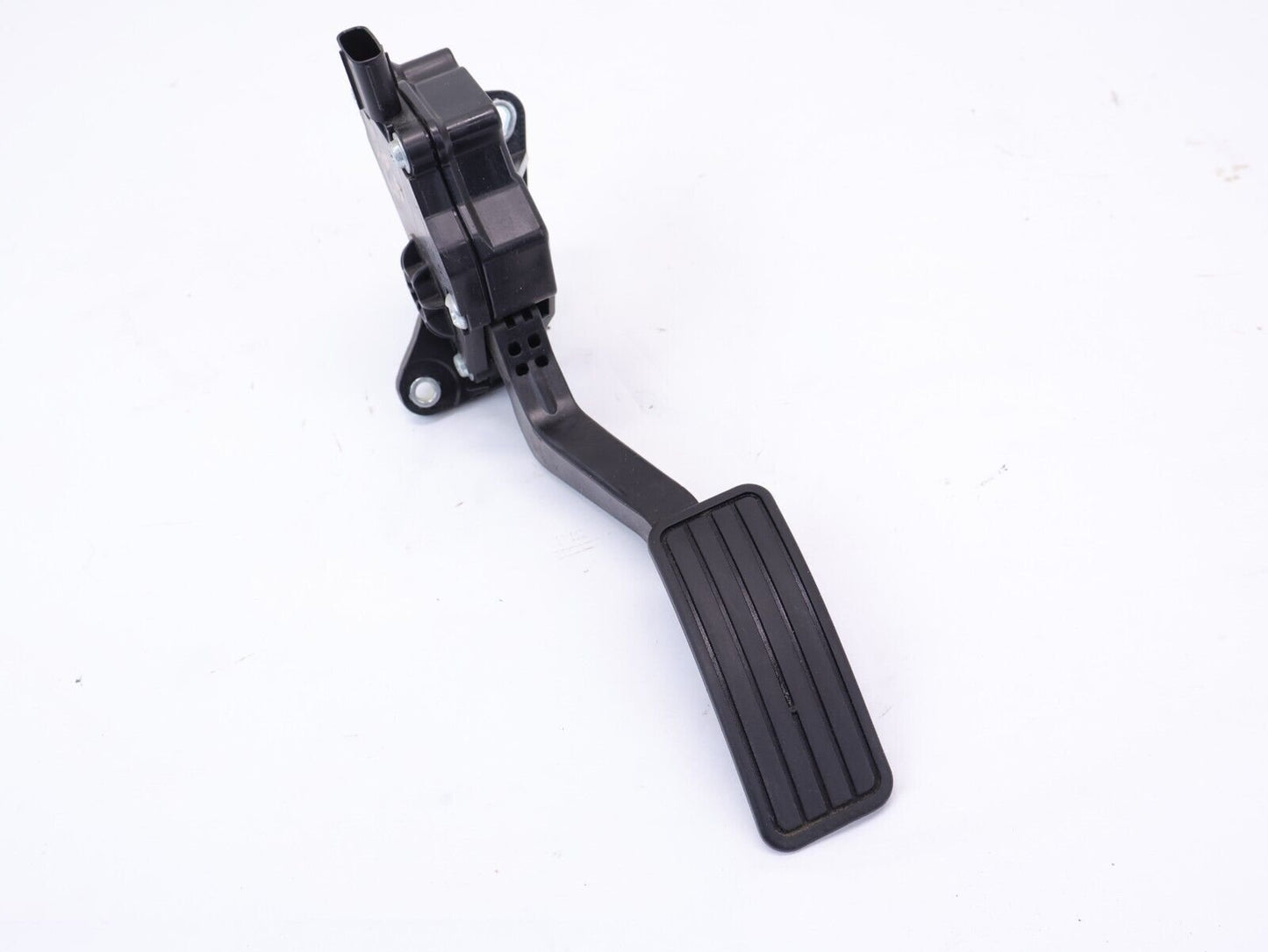 2017 Subaru Forester Gas Pedal 36010FJ050 Fuel Accelerator OEM 2014-2018