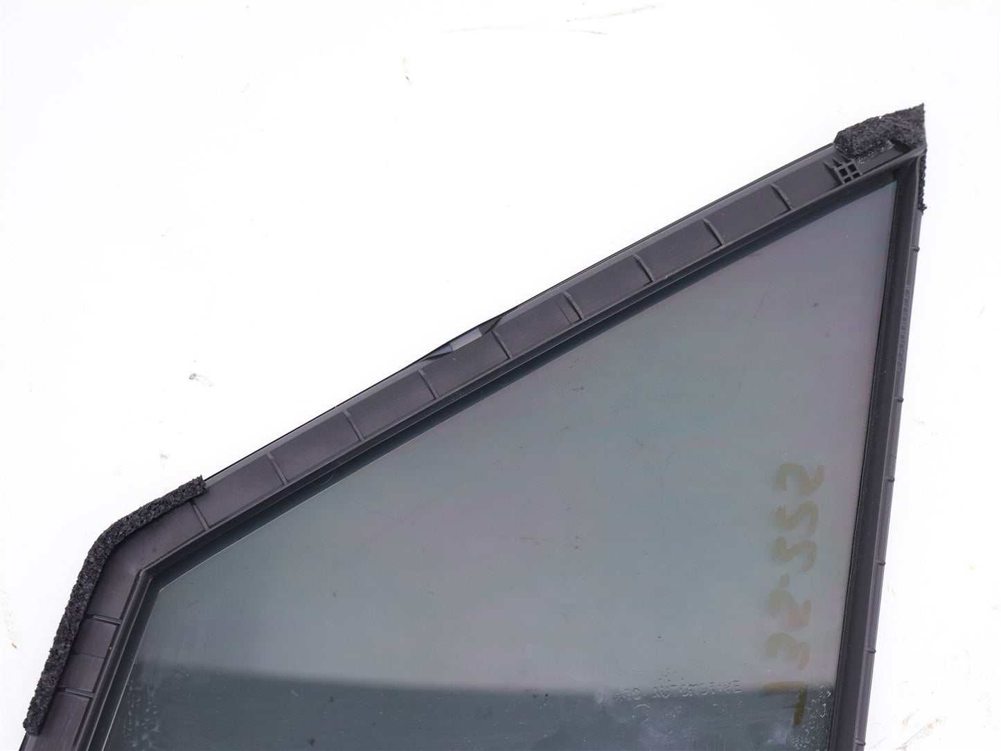 2016 Subaru WRX STI Passenger Front Door Vent Corner Glass RH OEM 2015-2021