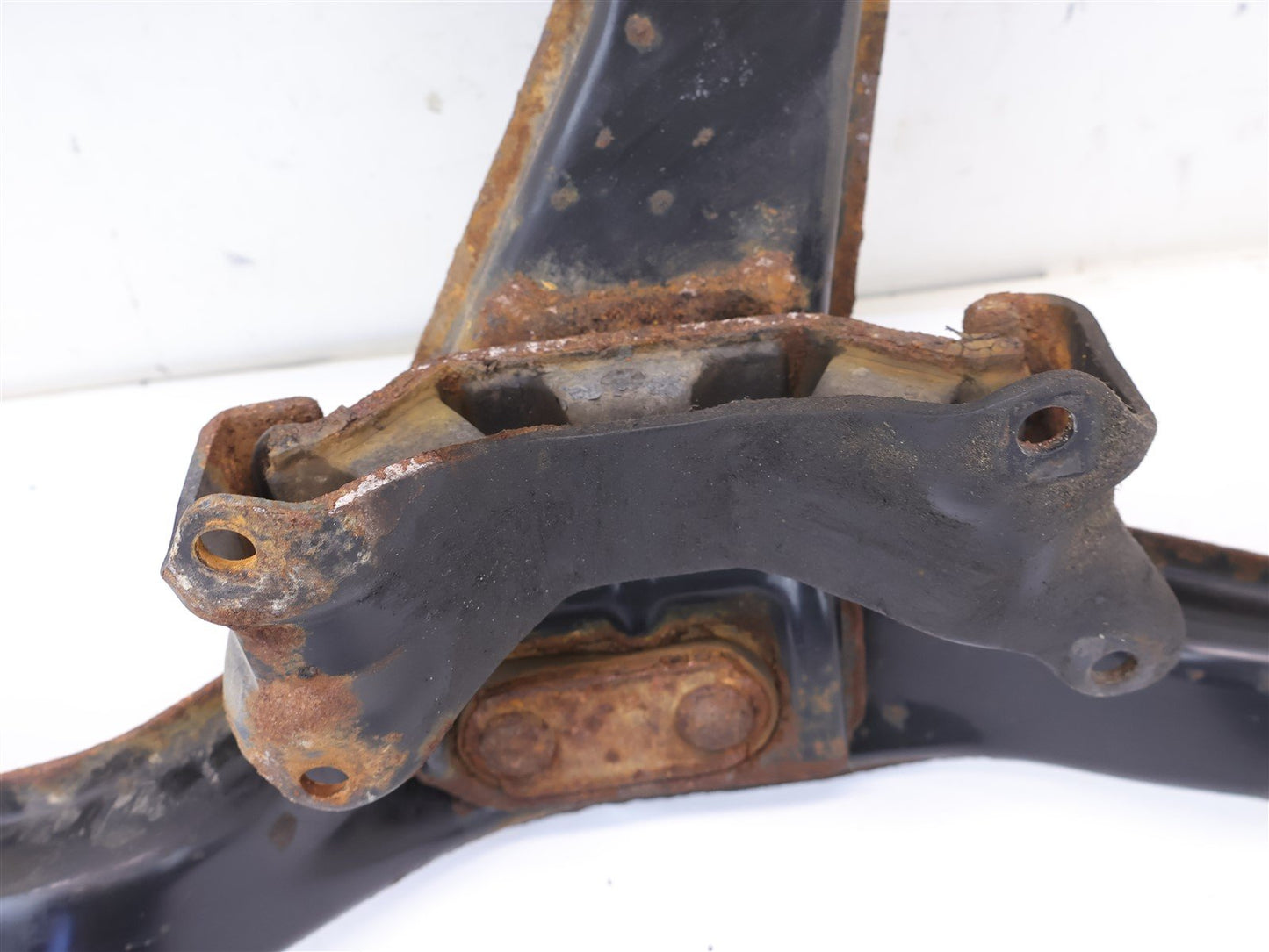 05-07 Subaru Impreza WRX MT Manual Transmission Crossmember Mount Bracket Trans