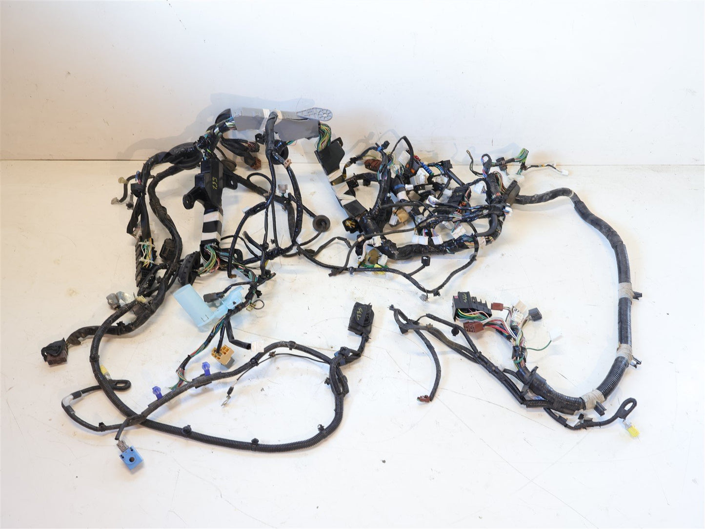 2015 Subaru WRX Wiring Harness 81402VA110 Center Bulkhead 2.0L Engine CVT OEM