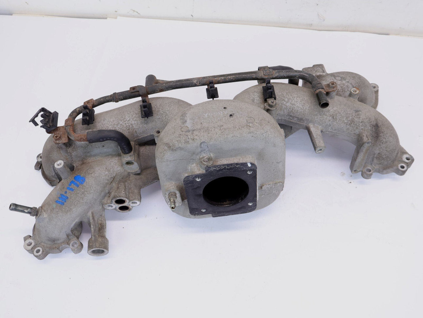 2006-2007 Subaru Legacy Air Intake Manifold Plenum Engine 2.5L Non-Turbo OEM