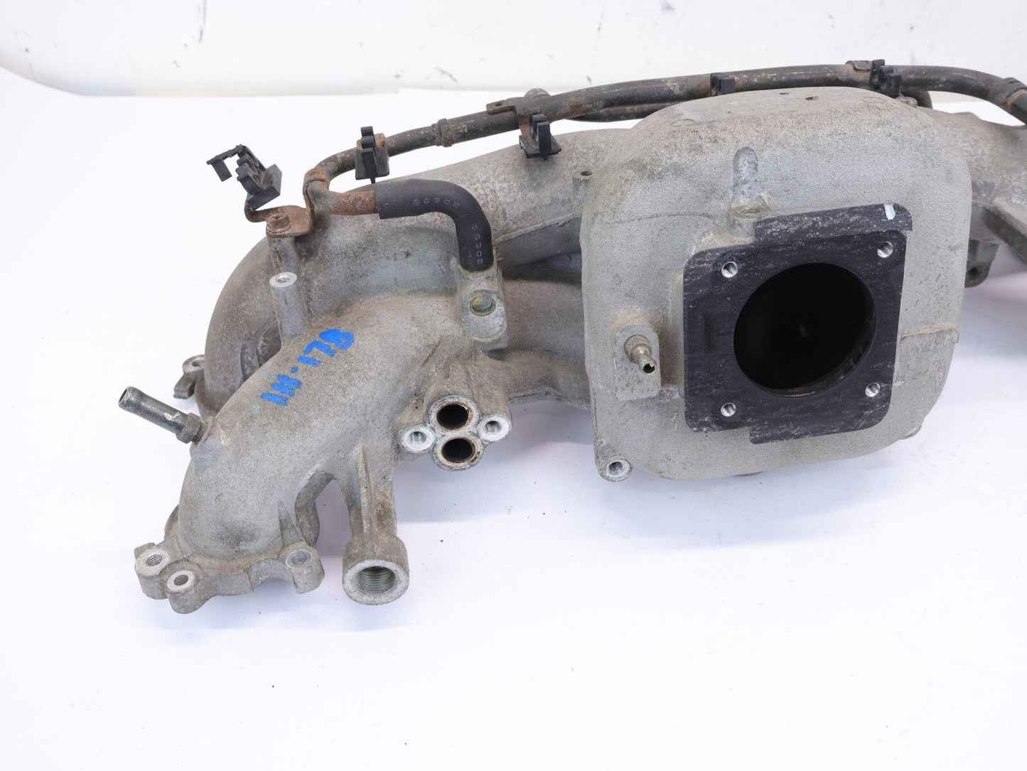 2006-2007 Subaru Legacy Air Intake Manifold Plenum Engine 2.5L Non-Turbo OEM