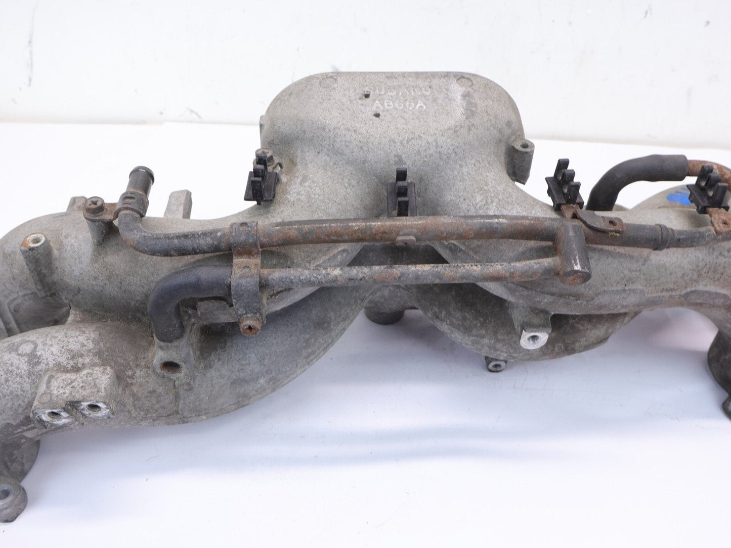 2006-2007 Subaru Legacy Air Intake Manifold Plenum Engine 2.5L Non-Turbo OEM