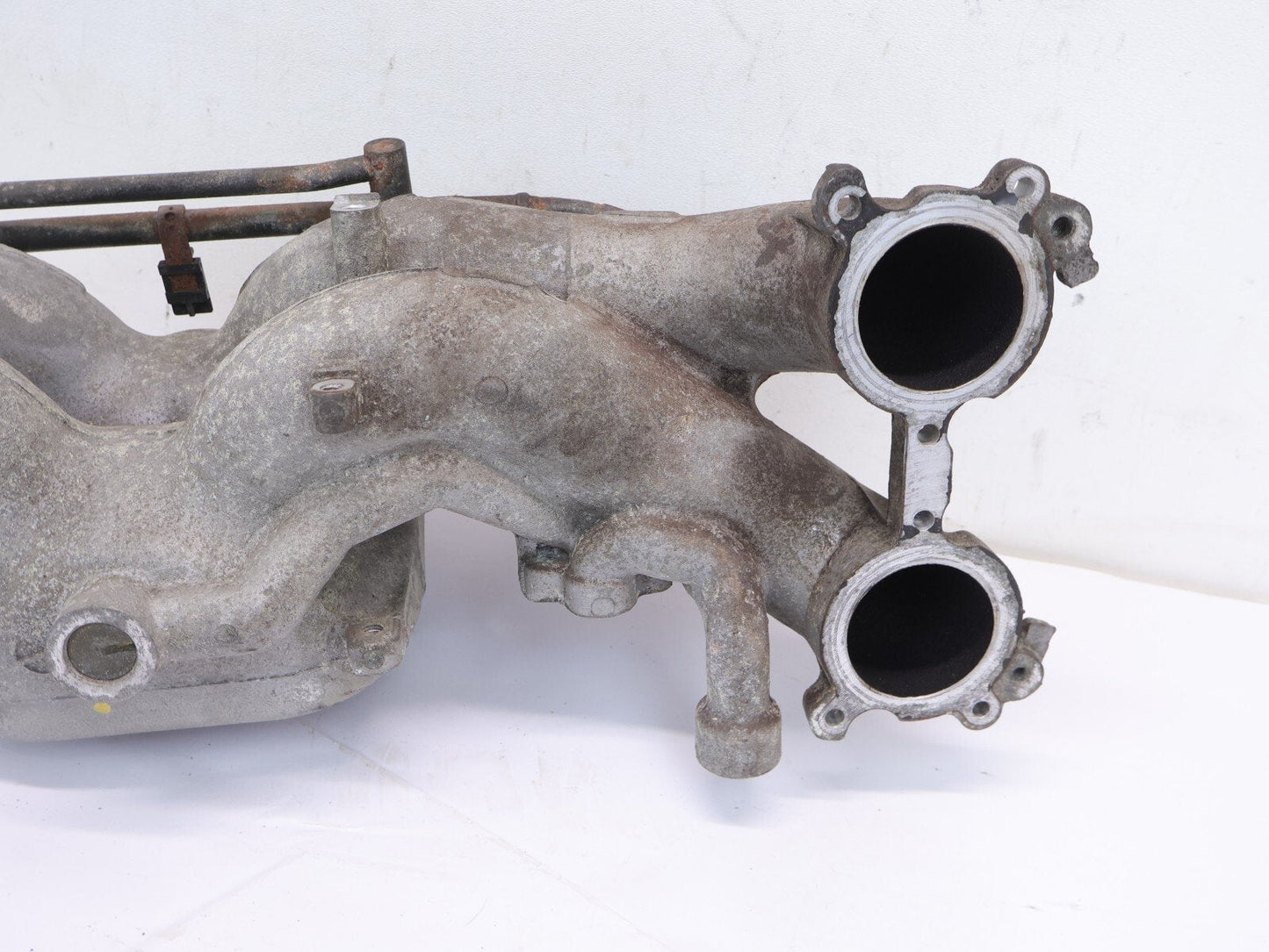 2006-2007 Subaru Legacy Air Intake Manifold Plenum Engine 2.5L Non-Turbo OEM