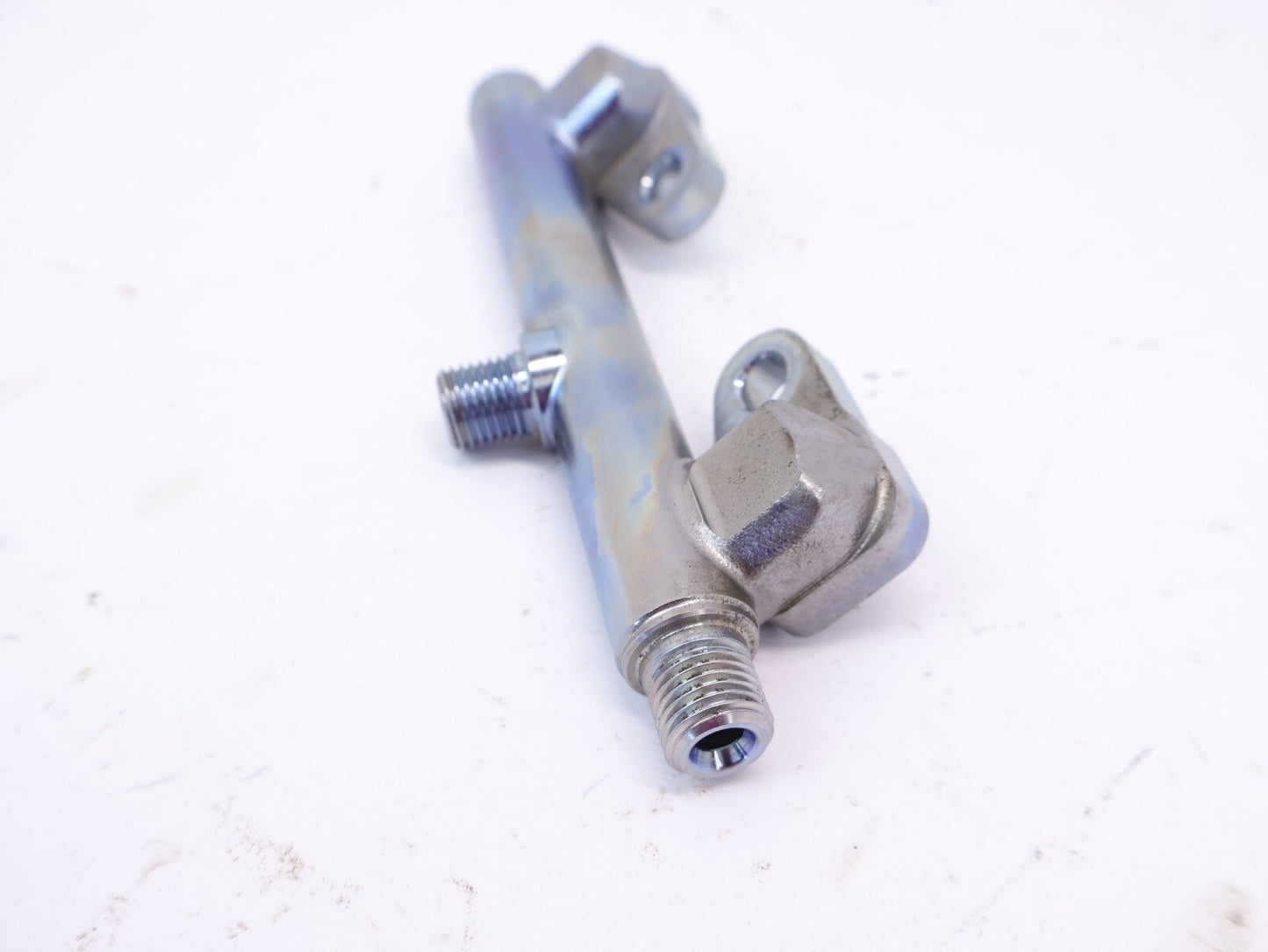 2019-2024 Subaru Forester Fuel Injector Rail Pipe Mount Ramp LH Left Side OEM