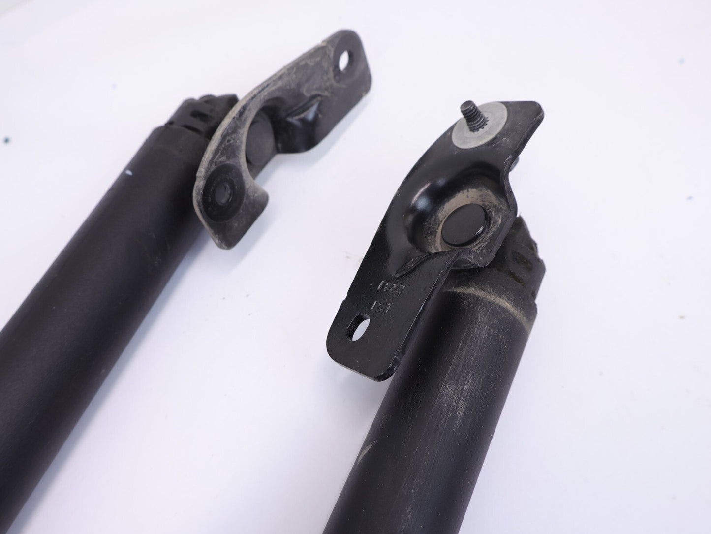 2019-2024 Subaru Forester Hatch Shock Rear Shocks Set Damper Rod Support OEM