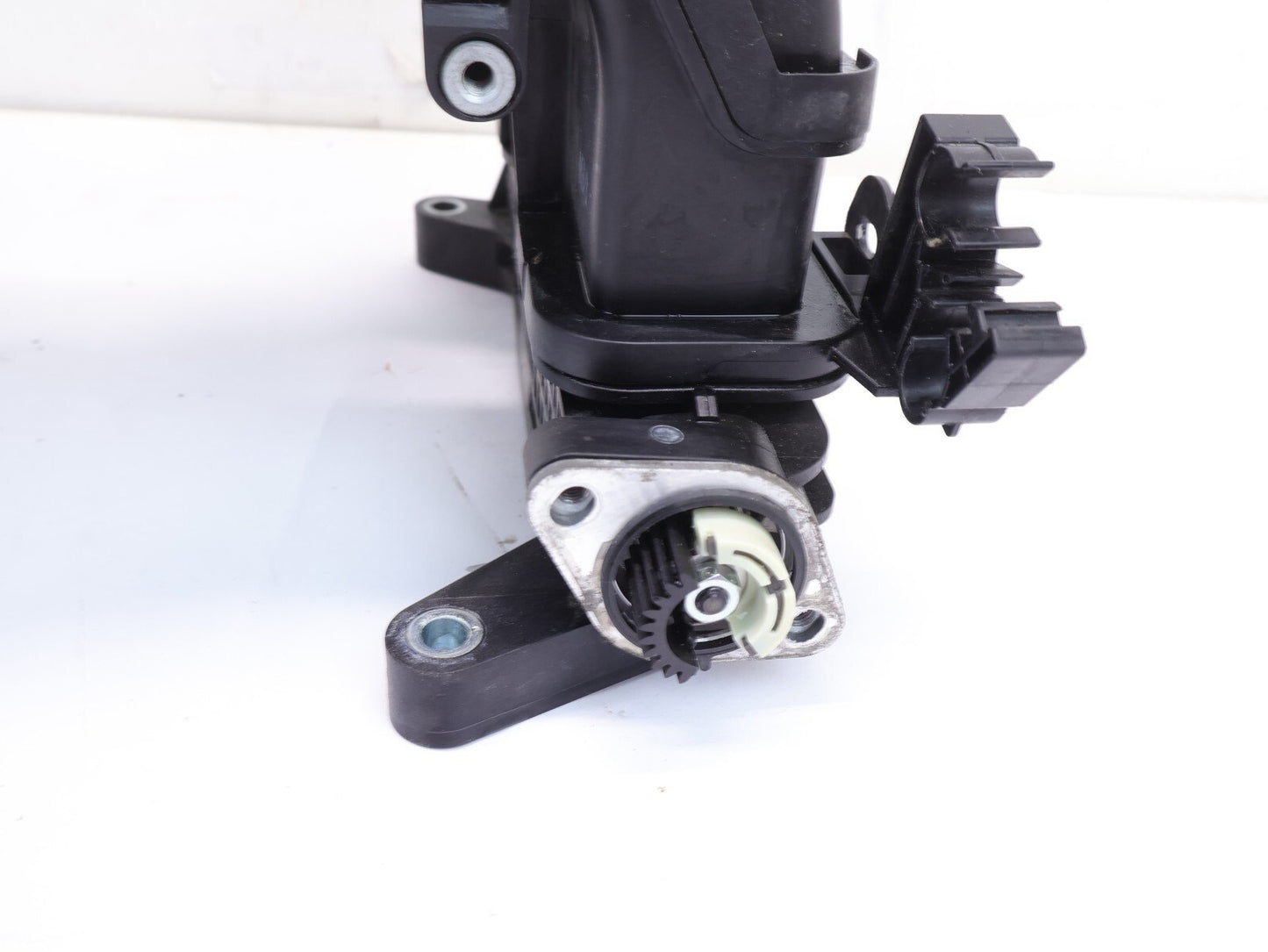 2019-2024 Subaru Forester Air Intake Manifold Plenum 2.5L Engine OEM
