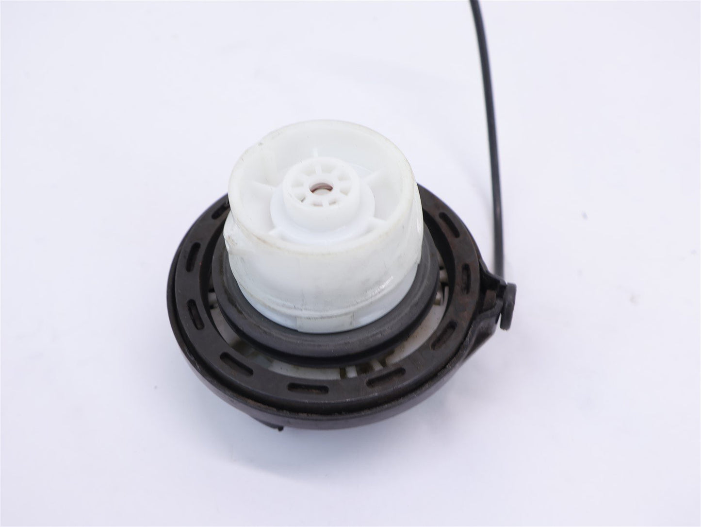 2010-2016 Hyundai GENESIS COUPE Gas Cap Fuel Filler Lid Cover OEM