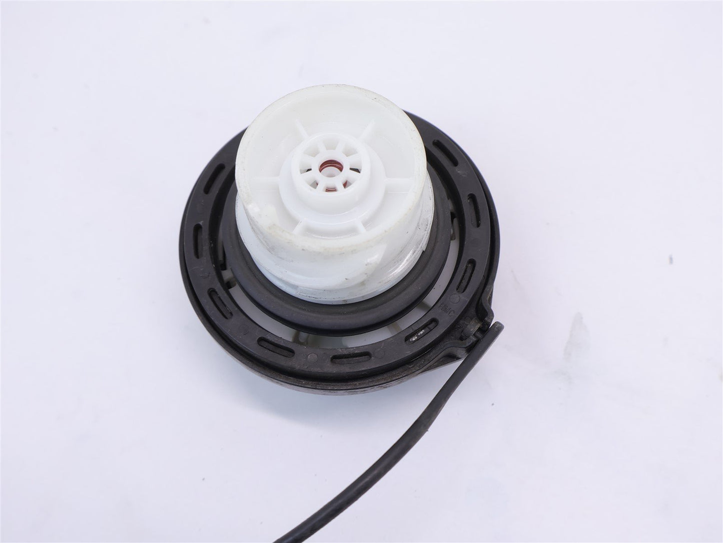 2014 Hyundai Genesis Coupe 2.0T Fuel Gas Cap Lid Cover OEM 2009-2016
