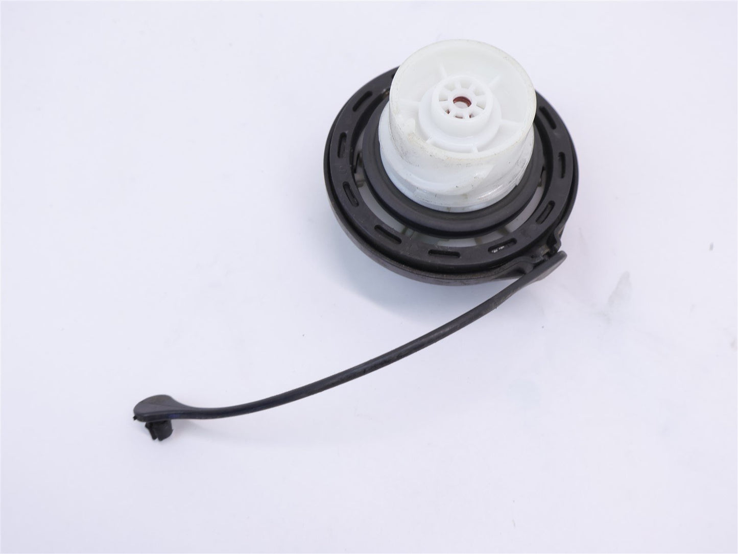 2014 Hyundai Genesis Coupe 2.0T Fuel Gas Cap Lid Cover OEM 2009-2016