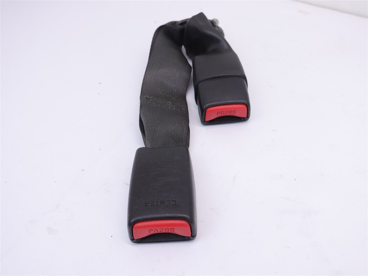2005-2009 Subaru Legacy GT Sedan Seat Belt Buckle Rear Center Black OEM