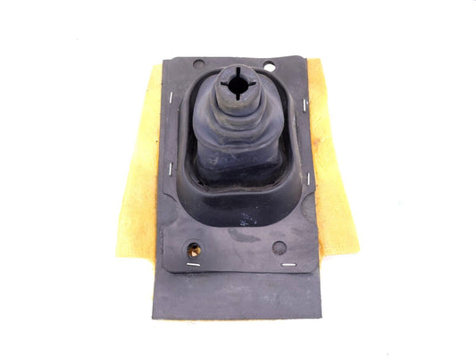 2005-2009 Subaru Legacy GT Shifter Rubber Boot TEARS OEM Manual Trans
