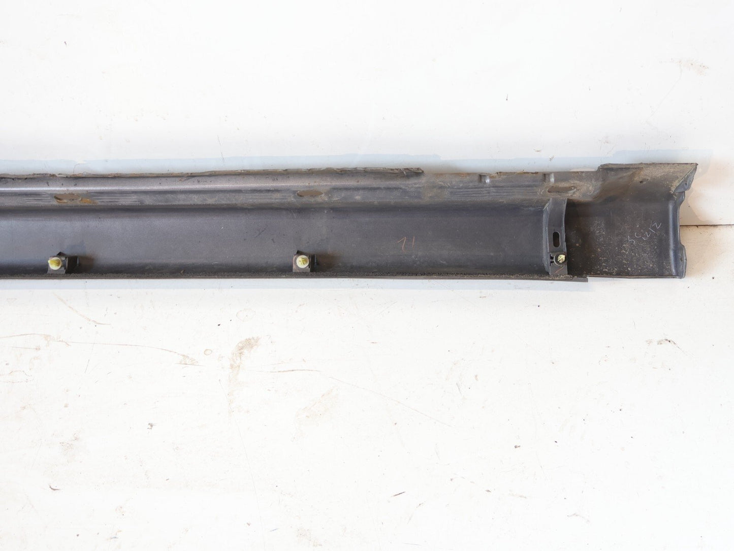 2005-2009 Subaru Legacy GT Passenger Side Skirt Bottom Rocker A7K RH SEDAN OEM