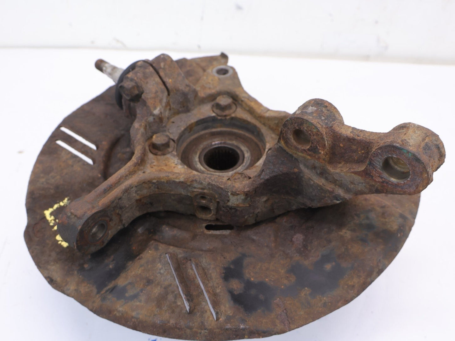 2005-2009 Subaru Legacy GT Driver Front Spindle Knuckle Hub Assembly LH OEM