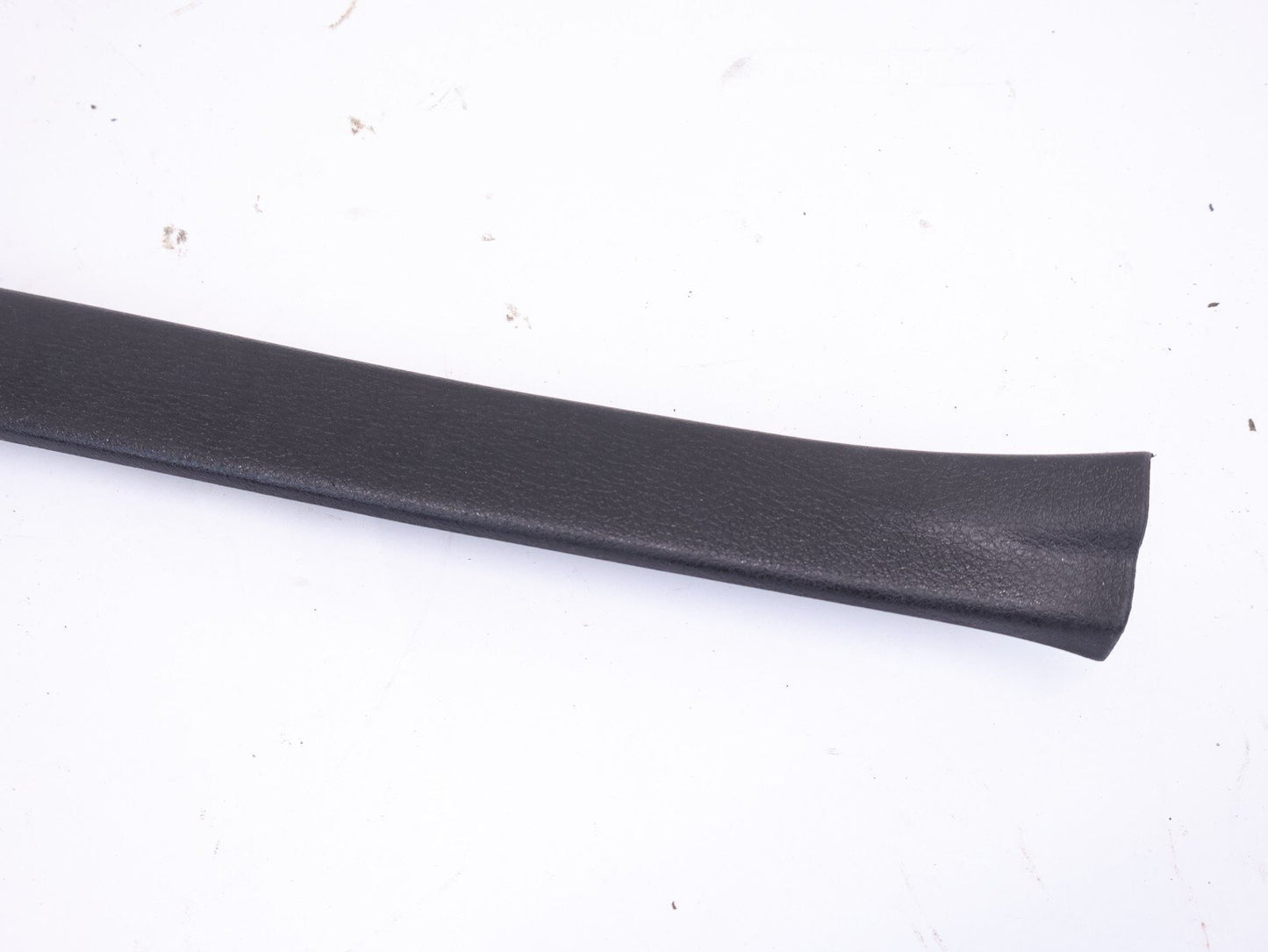 2005-2009 Subaru Legacy GT Passenger Front Door Sill Trim 94060AG11A RH OEM