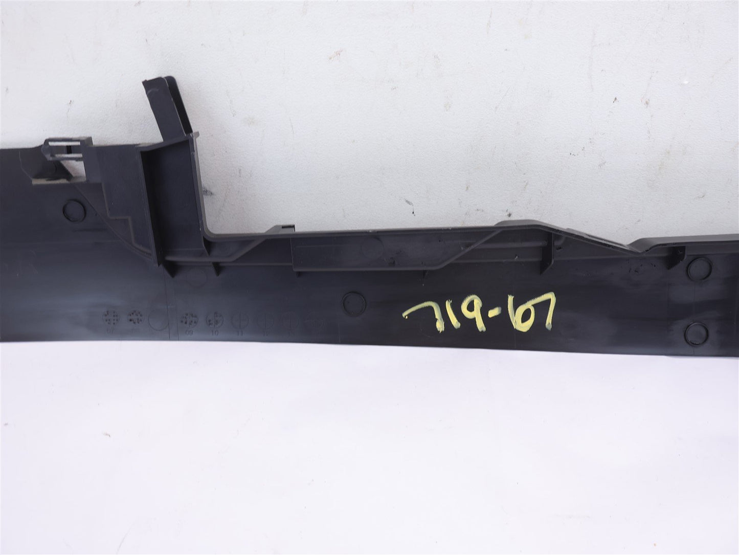 2009-2013 Subaru Forester Passenger Center Console Side Cover Trim RH 66241SC000