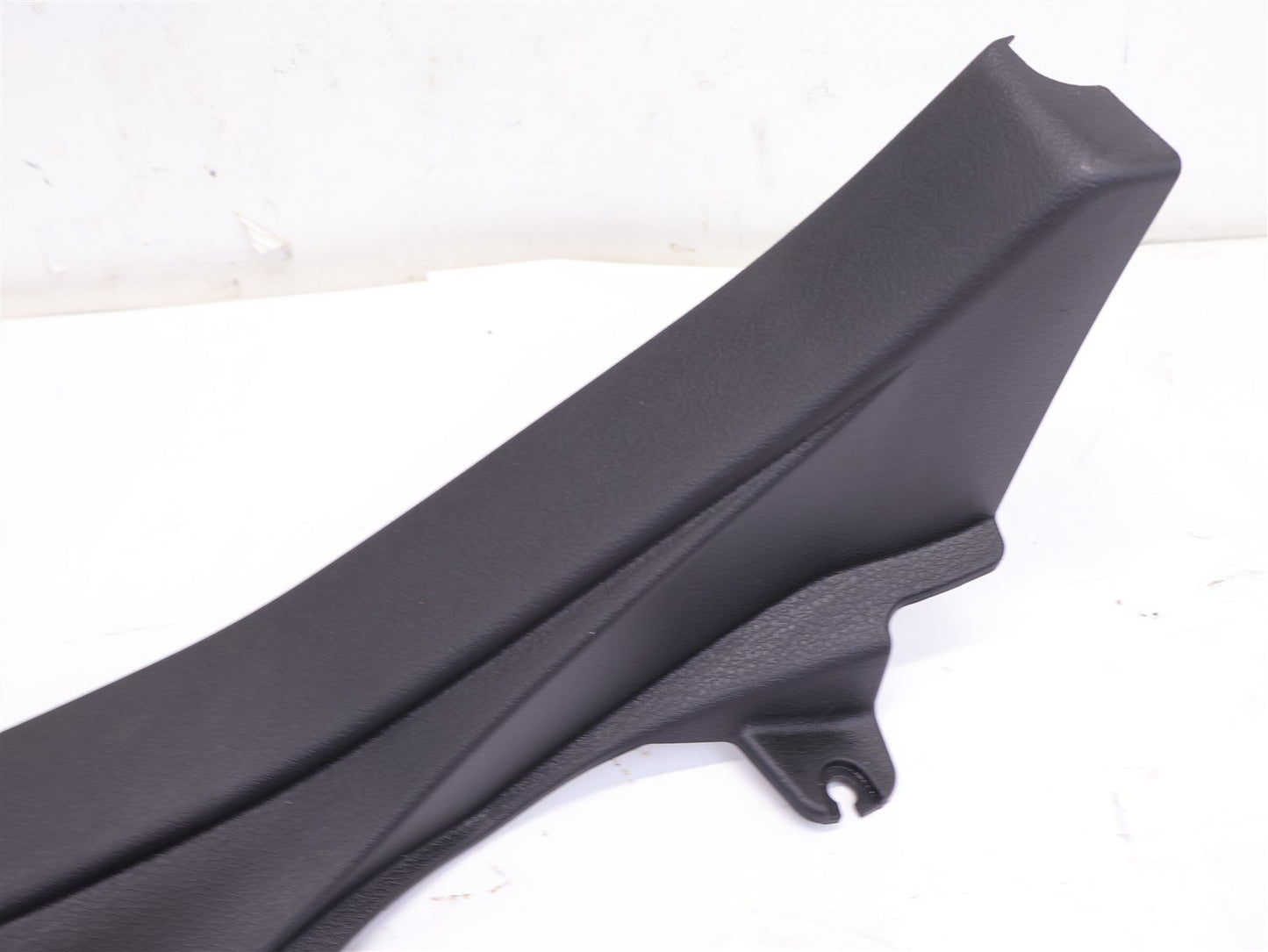 2009-2013 Subaru Forester Rear Door Sill Scuff Trim Passenger RH OEM 94061SC000