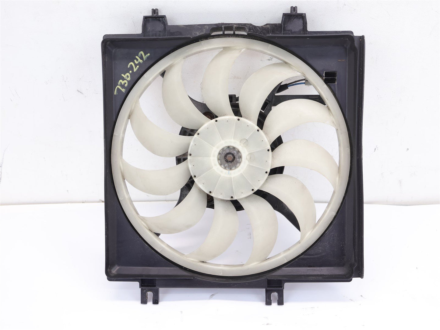2013-2017 Subaru Crosstrek Radiator Cooling Fan Assembly 11 Blade Condenser OEM