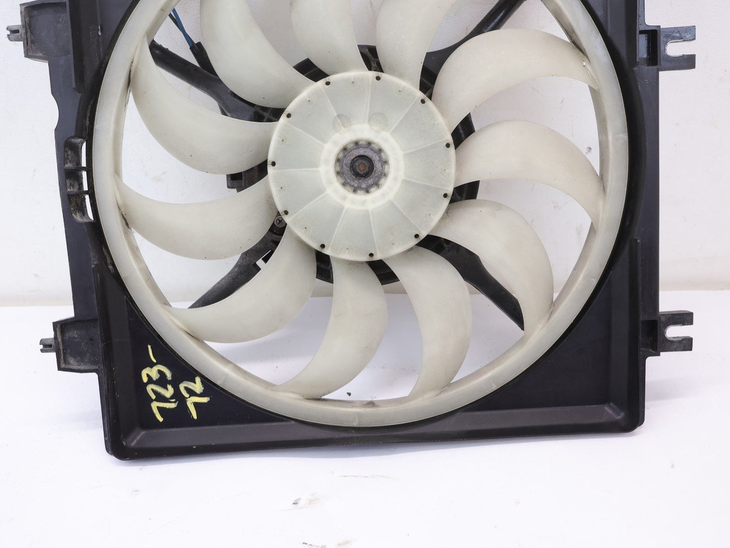 2013-2017 Subaru Crosstrek Radiator Cooling Fan Assembly 11 Blade Condenser OEM