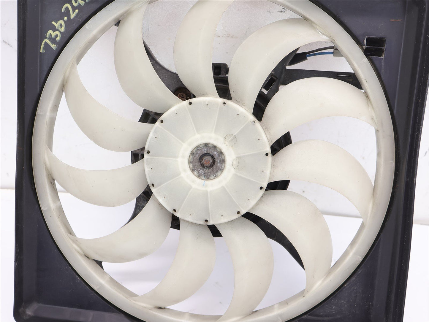2013-2017 Subaru Crosstrek Radiator Cooling Fan Assembly 11 Blade Condenser OEM