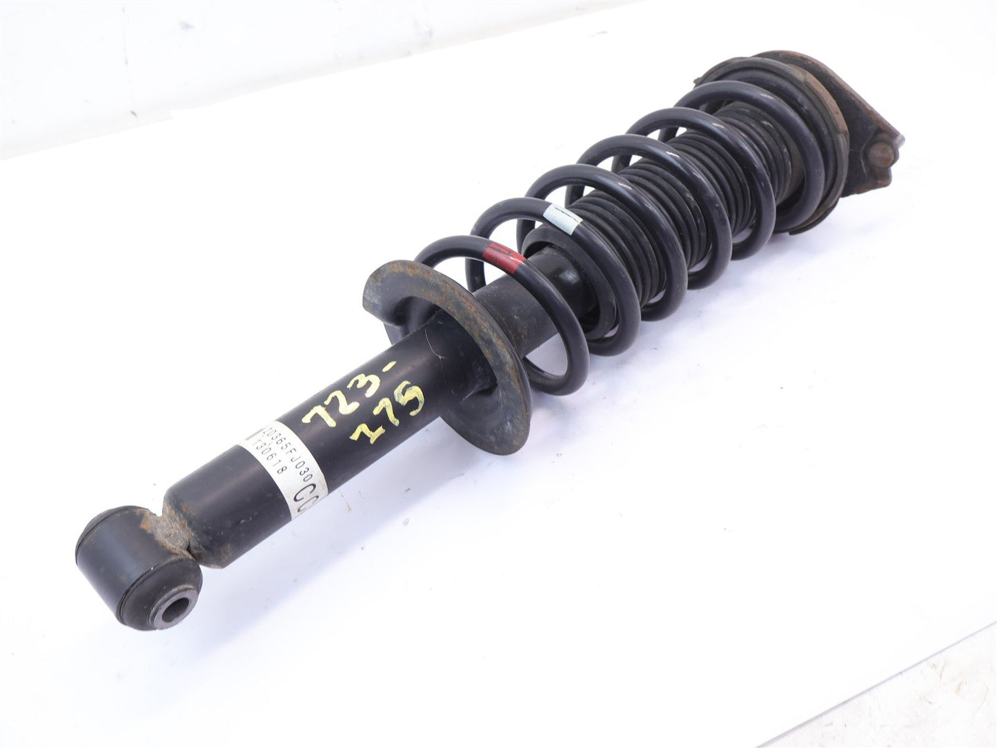 2013 Subaru XV Crosstrek Rear Strut Shock Passenger RH 20365FJ030 OEM 13-2017