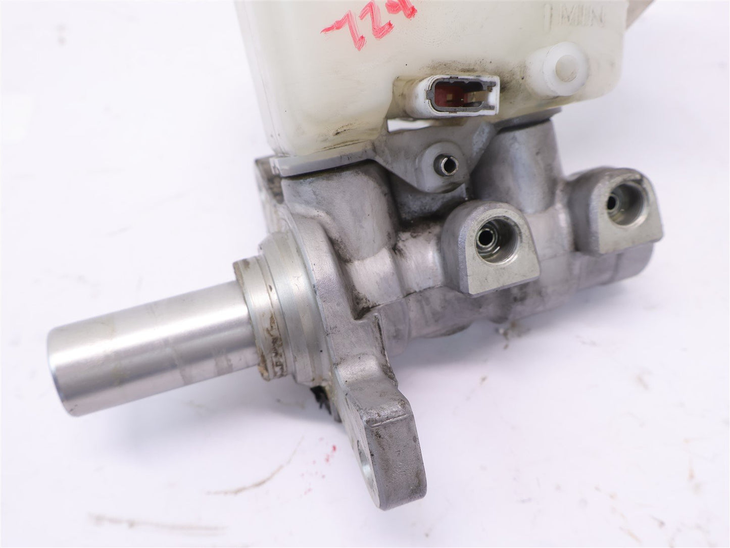 2016 Subaru Forester Brake Master Cylinder Reservoir AT CVT OEM 16-2018