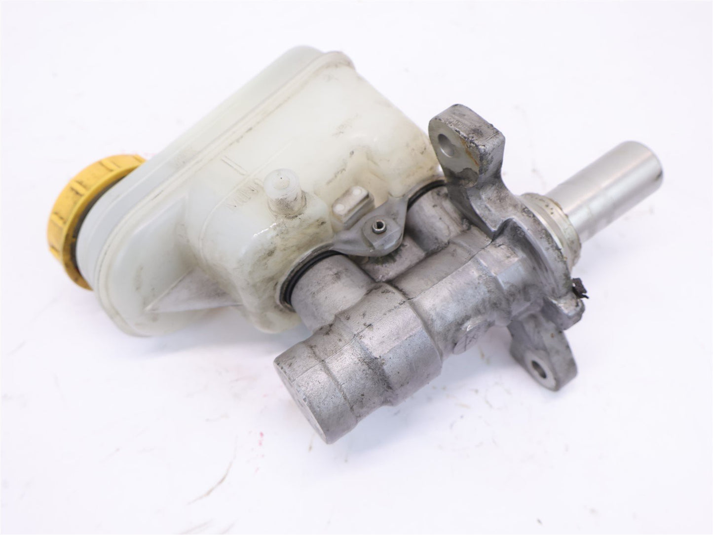 2016 Subaru Forester Brake Master Cylinder Reservoir AT CVT OEM 16-2018