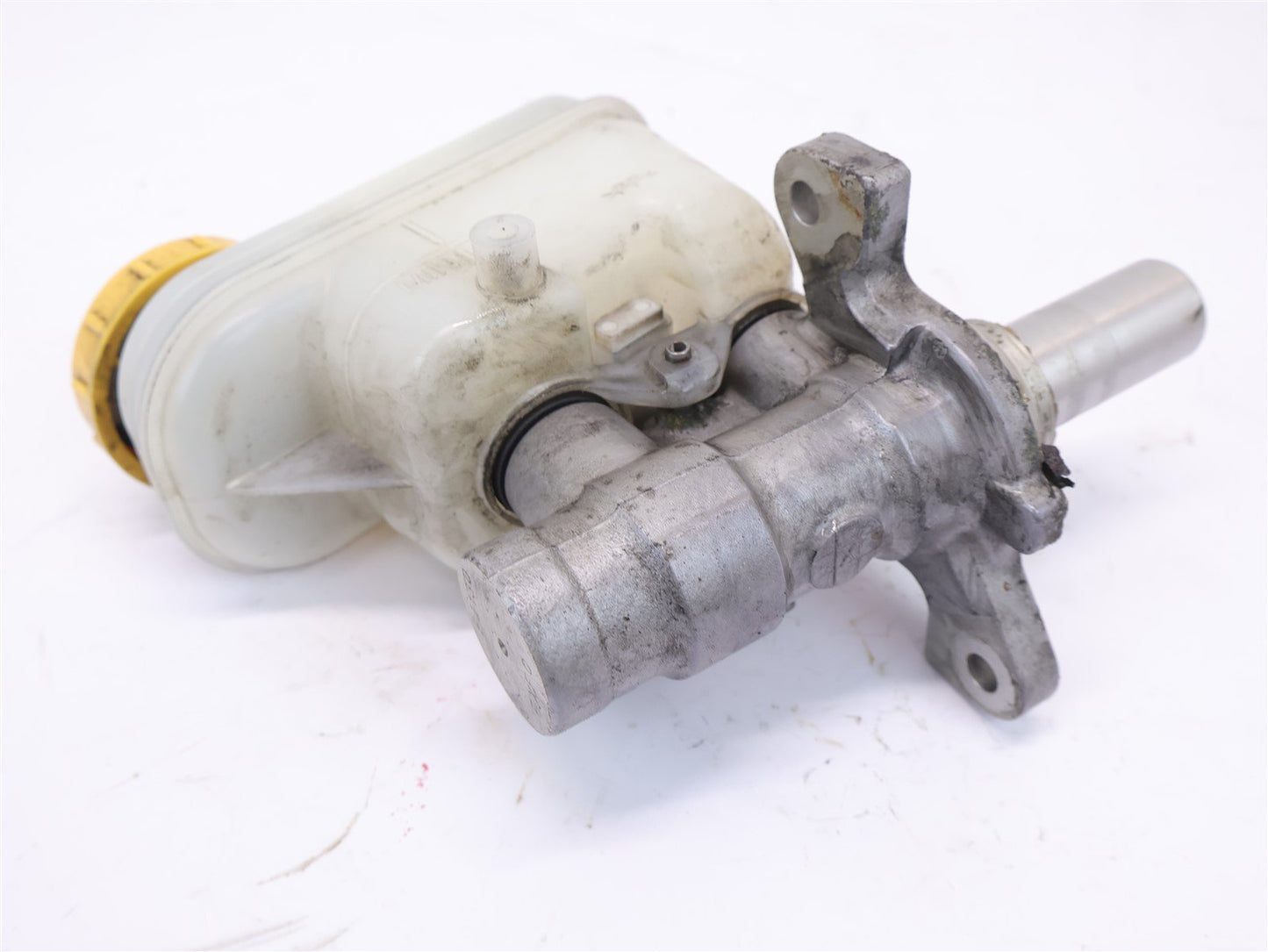 2016 Subaru Forester Brake Master Cylinder Reservoir AT CVT OEM 16-2018