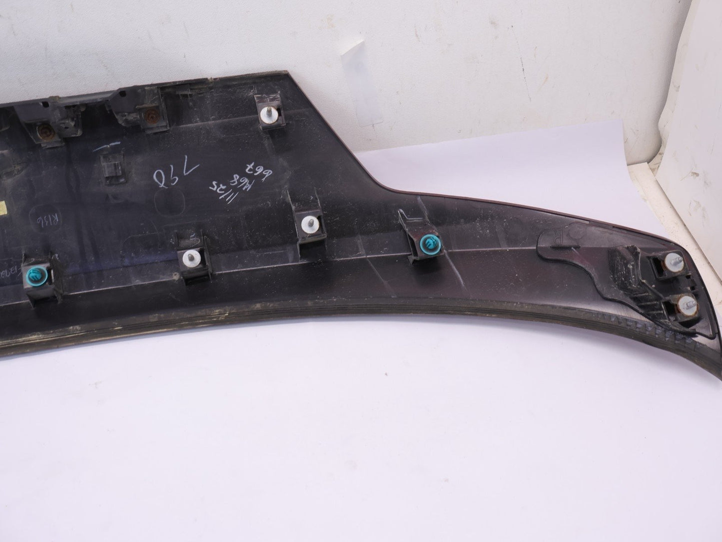 2012-14 Subaru Outback Rear Hatch Liftgate Garnish Trim Center Finish Panel H2Q