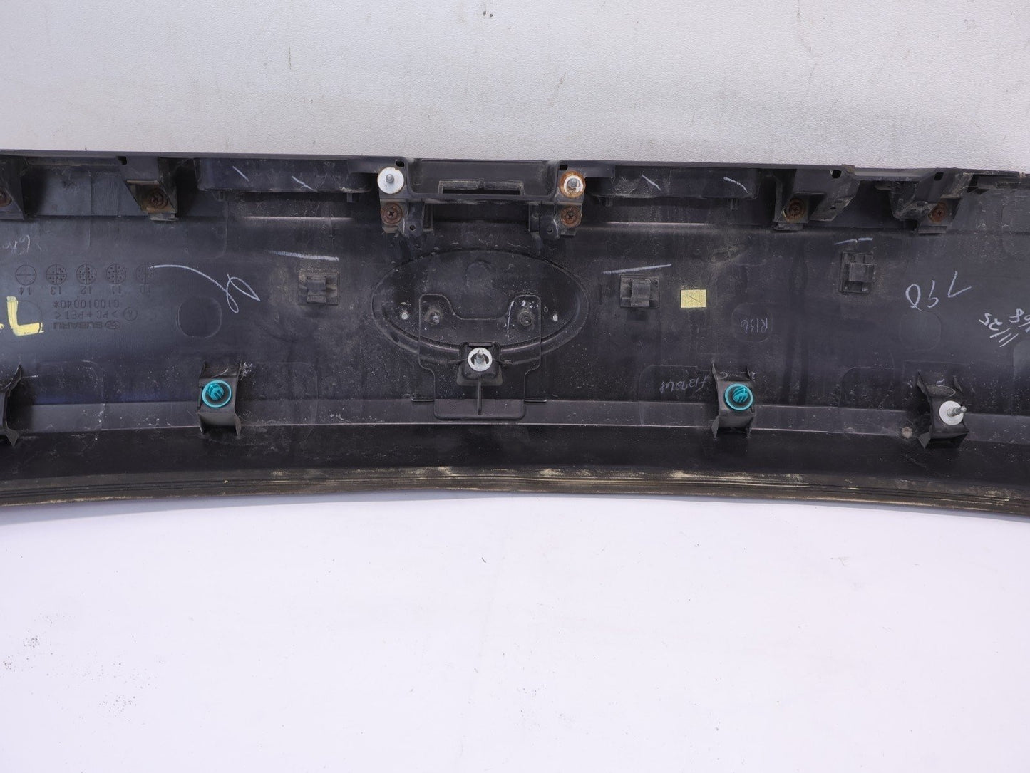 2012-14 Subaru Outback Rear Hatch Liftgate Garnish Trim Center Finish Panel H2Q