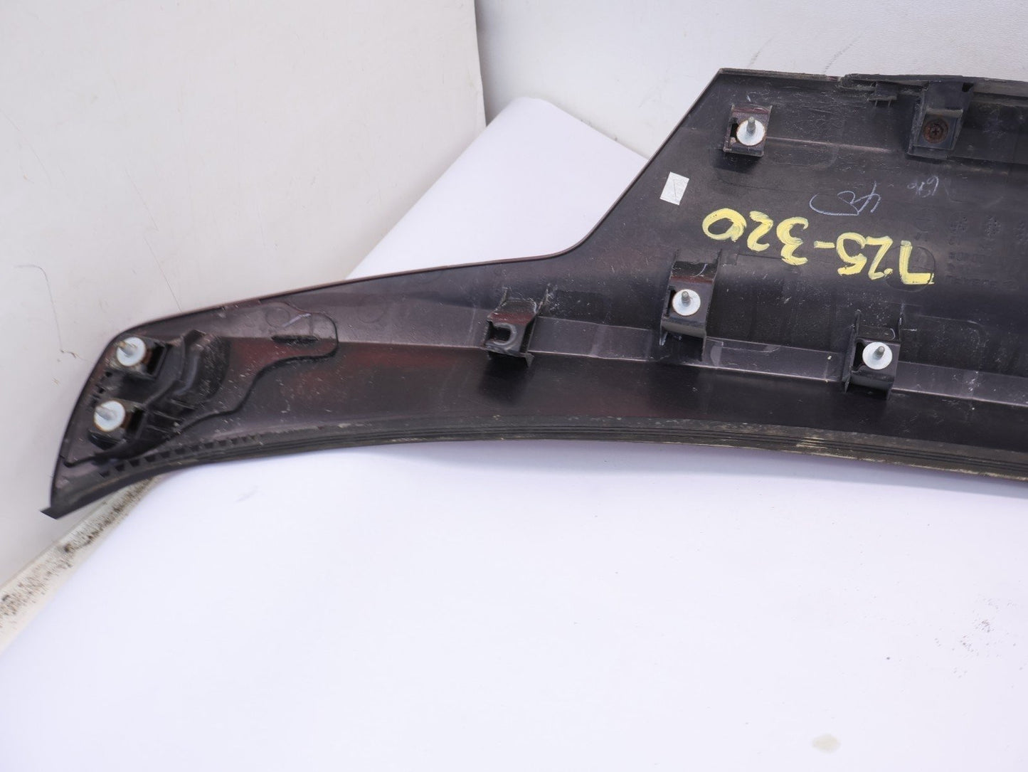 2012-14 Subaru Outback Rear Hatch Liftgate Garnish Trim Center Finish Panel H2Q