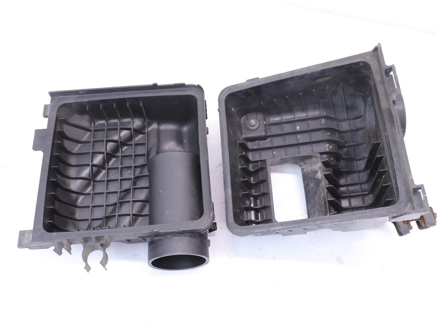 2005-2009 Subaru Legacy GT Outback XT Air Box Assembly Filter Cleaner Airbox OEM