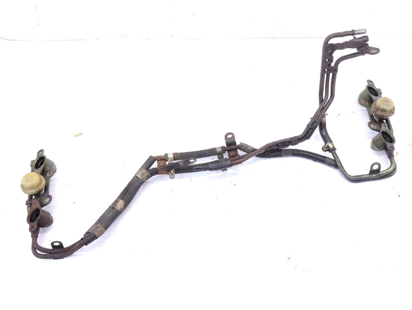 2005-2006 Subaru Legacy GT Fuel Injector Rail Line Assembly 2.5L Turbo OEM 05-06