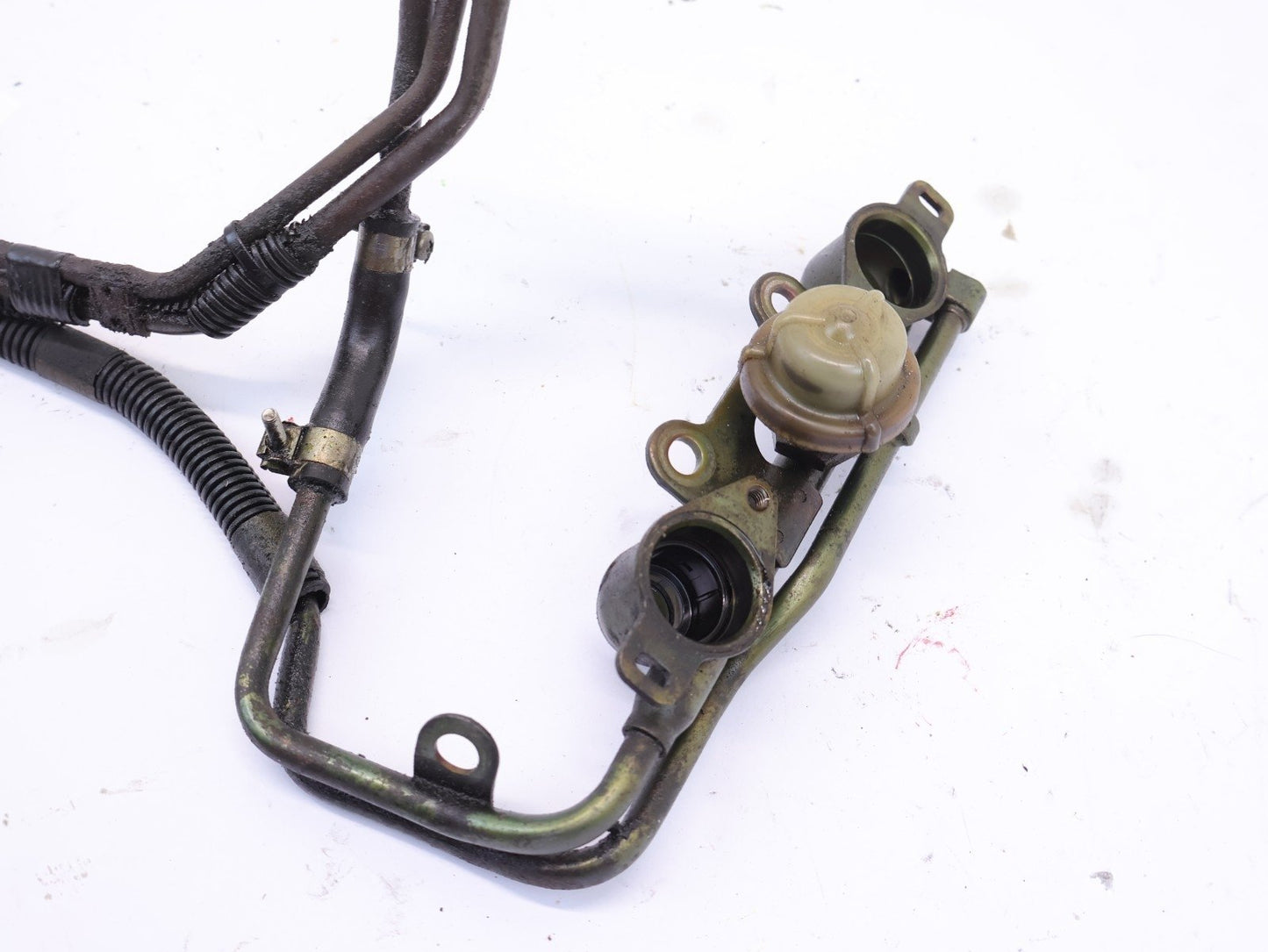 2005-2006 Subaru Legacy GT Fuel Injector Rail Line Assembly 2.5L Turbo OEM 05-06