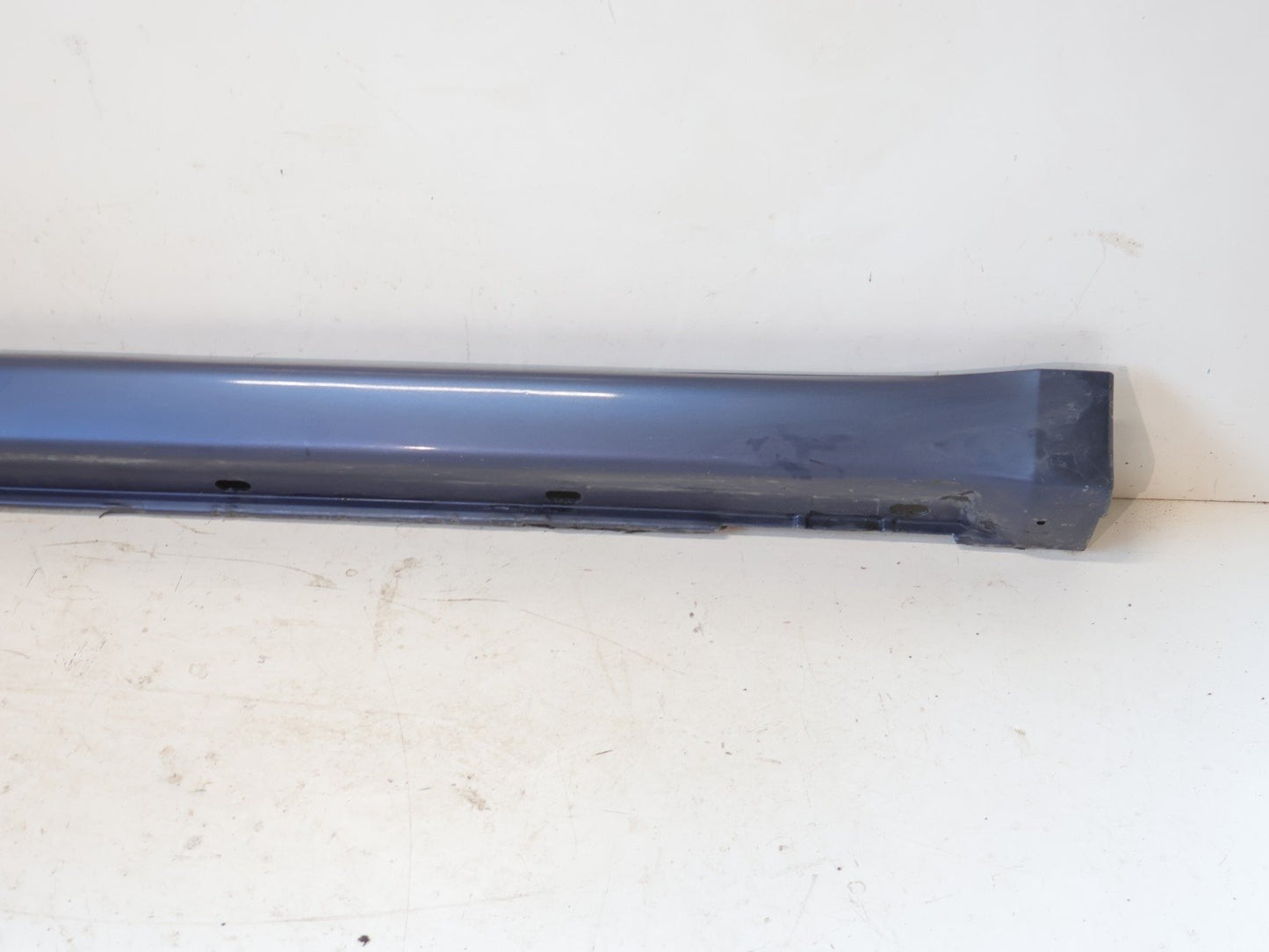 2005-2009 Subaru Legacy GT Sedan Passenger Side Skirt Bottom Rocker 33A RH OEM