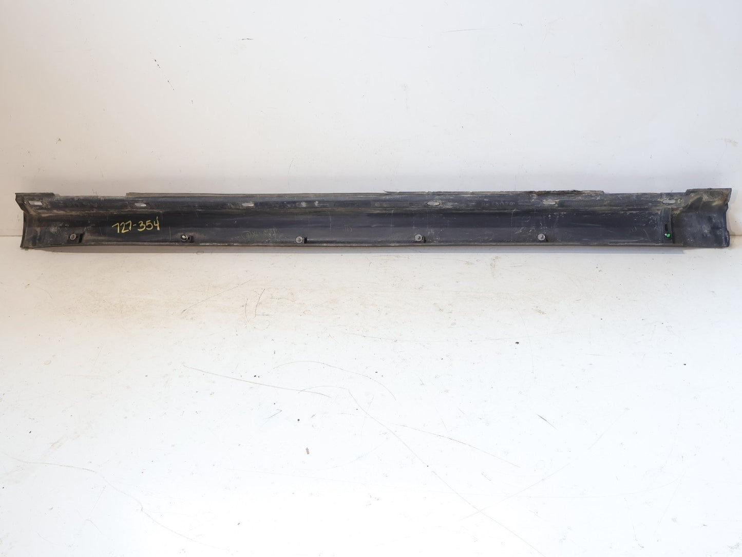 2005-2009 Subaru Legacy GT Sedan Passenger Side Skirt Bottom Rocker 33A RH OEM