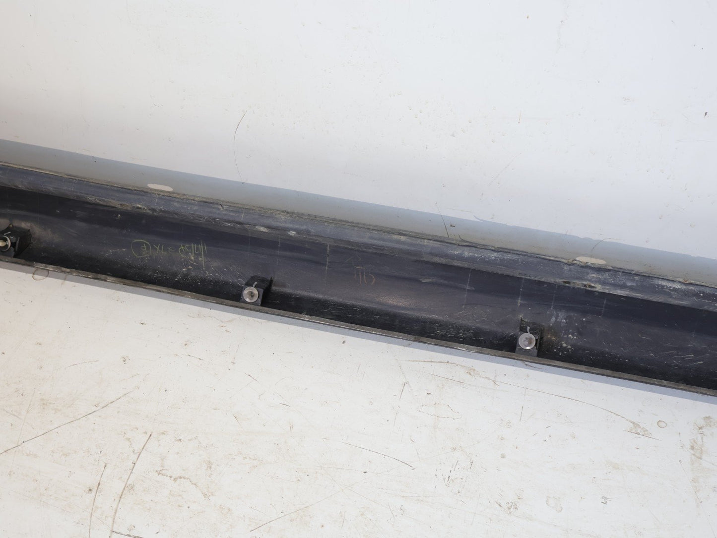 2005-2009 Subaru Legacy GT Sedan Passenger Side Skirt Bottom Rocker 33A RH OEM