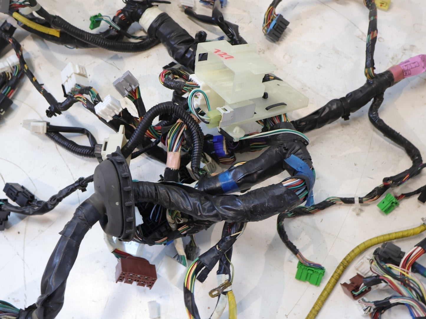 2005 Subaru Legacy GT Sedan Bulkhead Wiring Harness Dash Main Center 81402AG05A